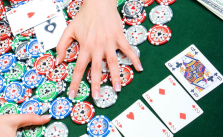 Người chơi nên làm gì trước khi chơi Blackjack?