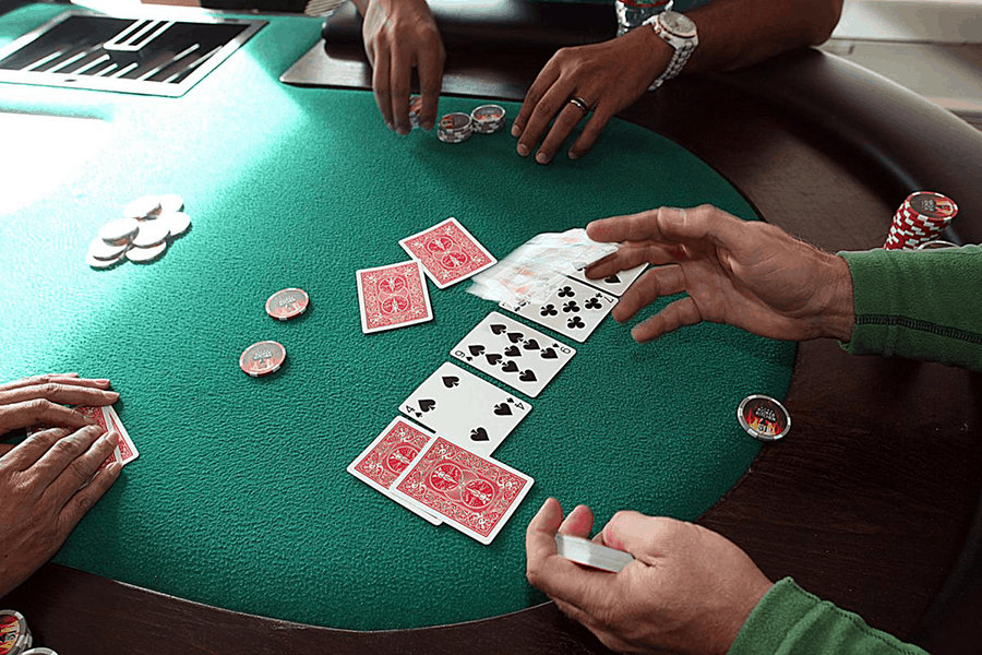 Những bí mật về cách gấp thếp trong Baccarat dành cho bạn