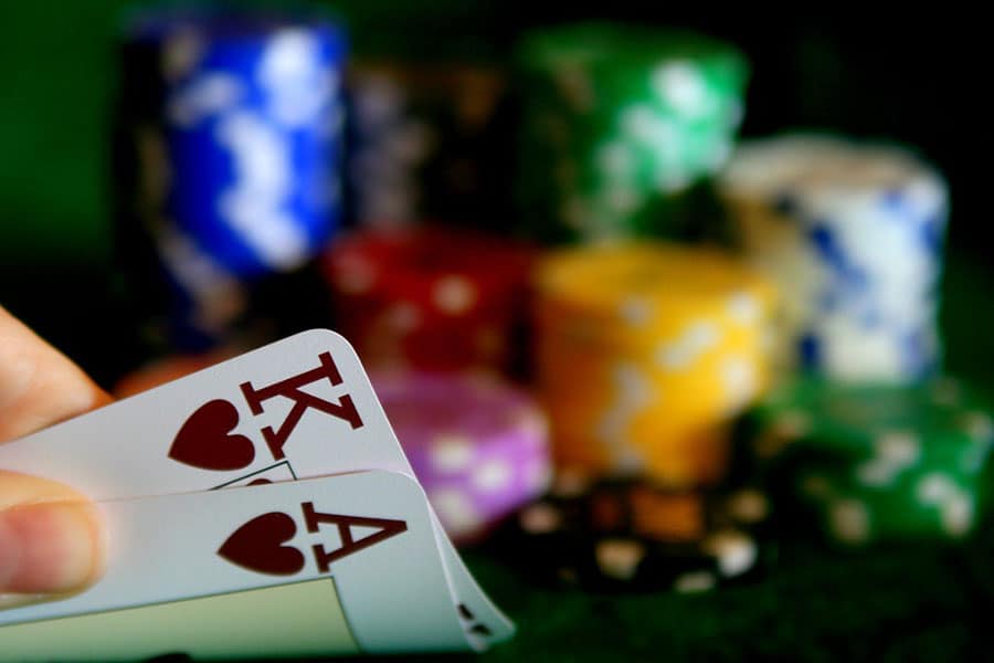 Cách ngừng tập trung vào kết quả Poker online