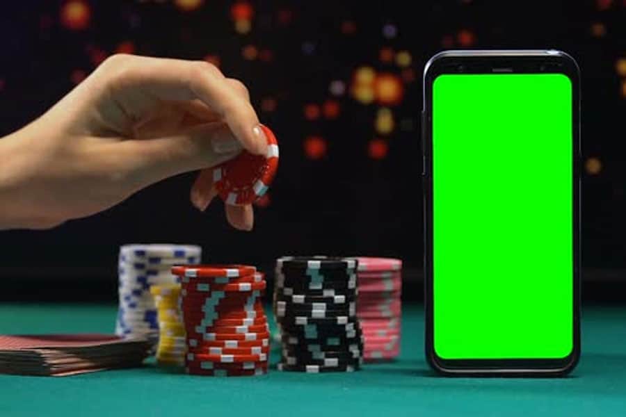 Cách chơi Poker online với từng loại đối thủ