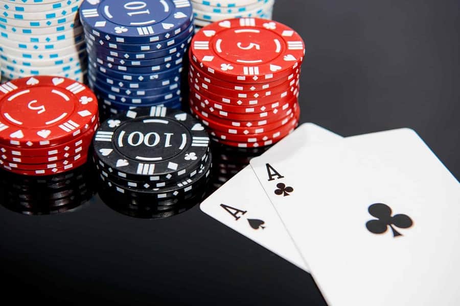 Liệu rằng có cách nào tránh được những sai lầm khi chơi Poker không?